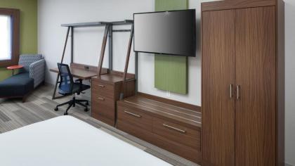 Holiday Inn Express & Suites - Orlando At Seaworld an IHG Hotel - image 2