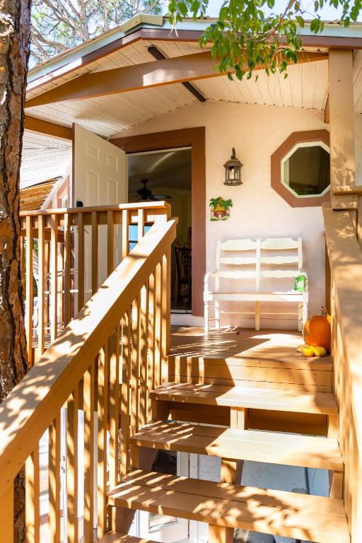 Home by Beach 5 - The Treehouse - image 3