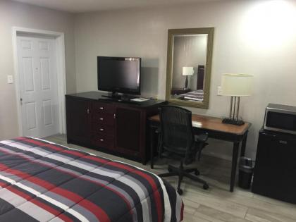 Flamingo Inn - image 2