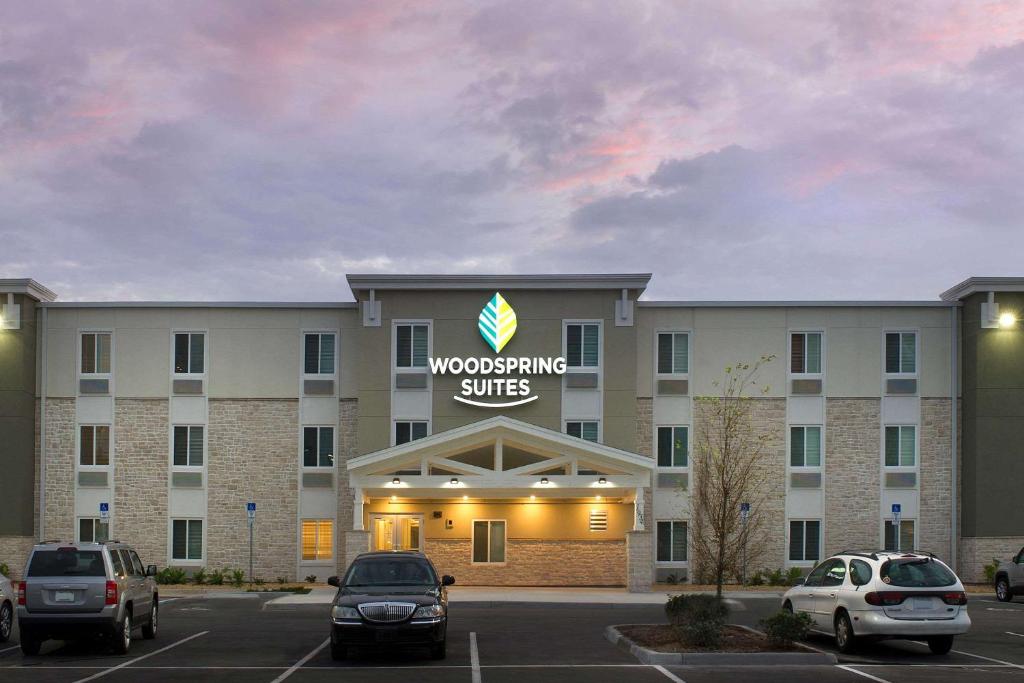WoodSpring Suites Orlando Airport - main image