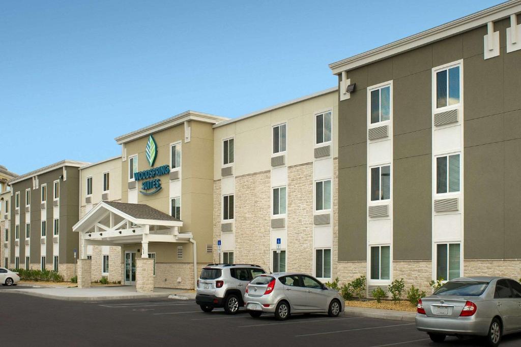 WoodSpring Suites Orlando Airport - image 3