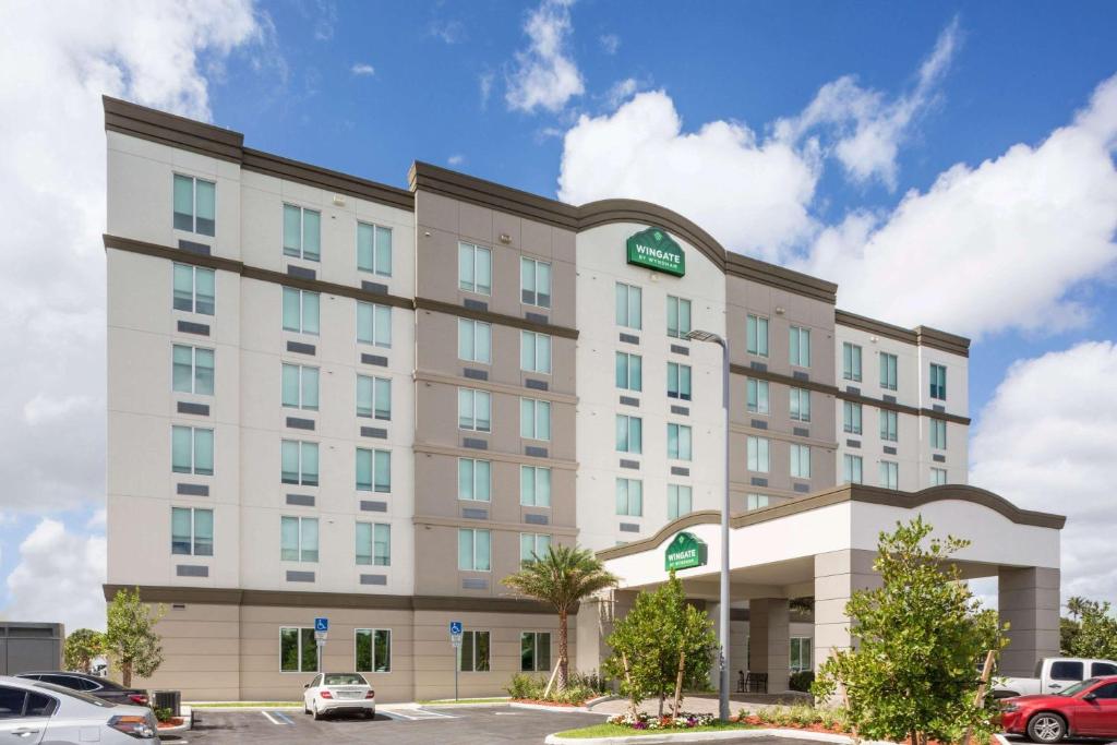 Wingate by Wyndham Miami Airport - main image