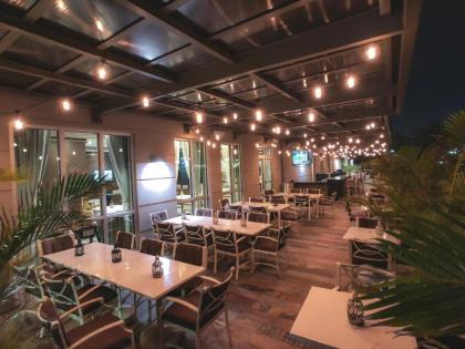Wingate by Wyndham Miami Airport - image 4