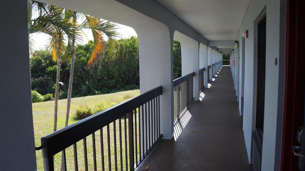 Riverview Inn - main image