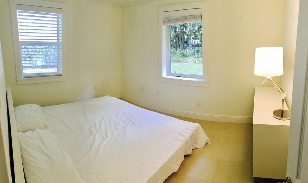 Gorgeous Beach House Across The Street From The Beach! Kayaks Bikes Etc... - image 5