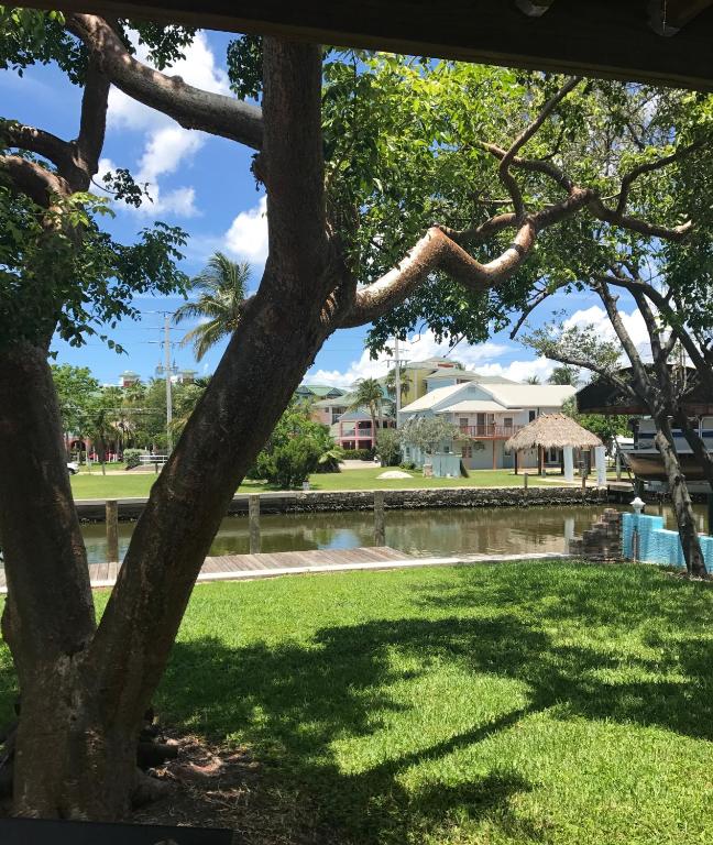 Fort Myers Beach House - image 3