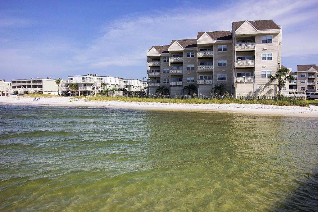 Bayview Beach Escape - image 2
