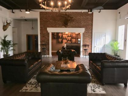 Hunter Arms Hotel