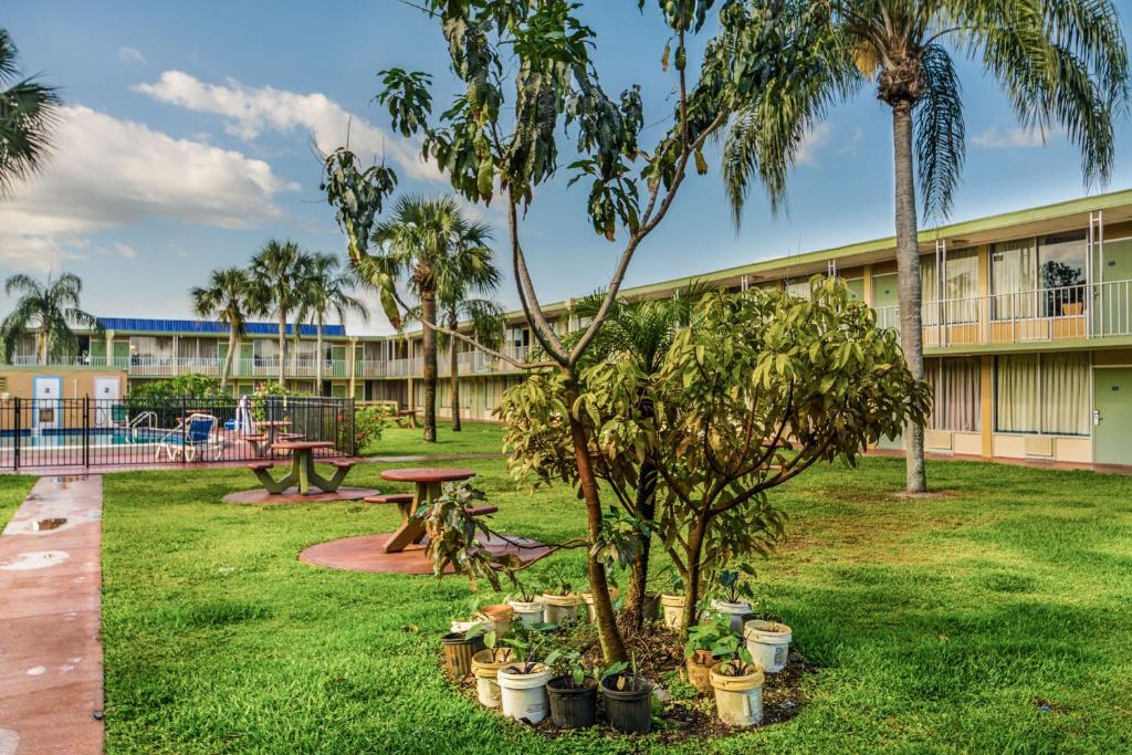 Motel 6-Vero Beach FL - image 4