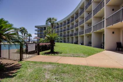 Pirates' Bay Marina - image 4