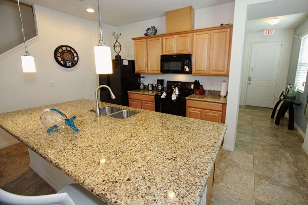 3207 Compass Bay - image 5