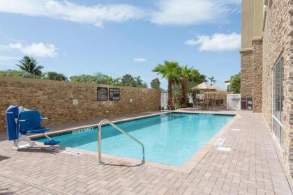 Hampton Inn Fort Lauderdale Pompano Beach - image 2