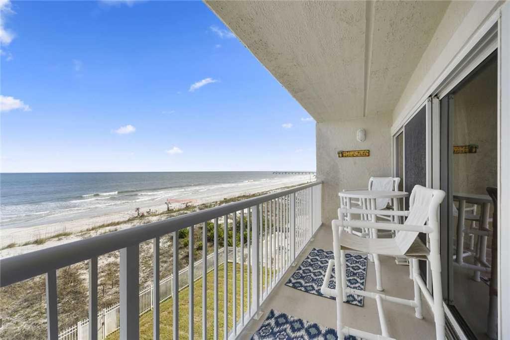 Jacksonville Beachdrifter 403 2 Bedrooms BeachFront Pool Sleeps 4 - main image