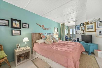 Jacksonville Beachdrifter 403 2 Bedrooms BeachFront Pool Sleeps 4 - image 5