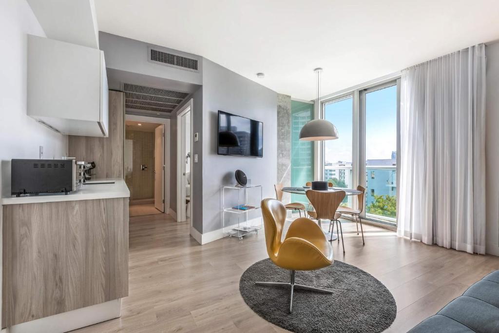 Boutique Hotel Suite 1215 West Avenue - main image