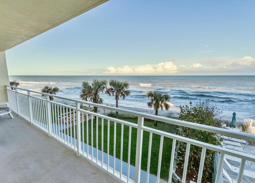 Indian Harbour Beach Club - main image