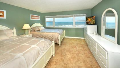 Paradise Beach Club - Oceanfront and Penthouse - image 2