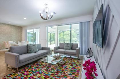 Elegant Brand NEW Houses Less 10 minutes from Disney Kissimmee Florida