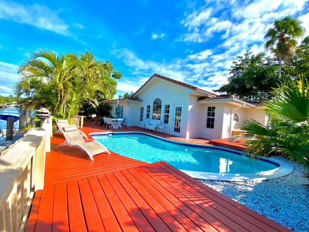 Villa-Coral-Ridge - main image