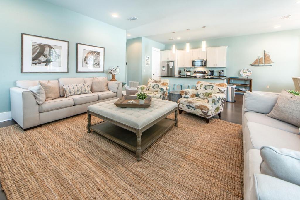 Penelope Palms by RealJoy Vacations - main image