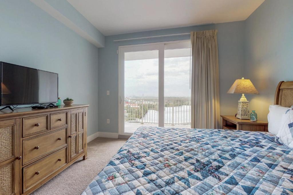 The Laketown Wharf - main image