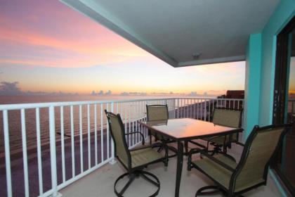 503   Arena De madeira St Pete Beach Florida