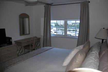 6-608 Amazing Penthouse water view with 2 suites - image 4