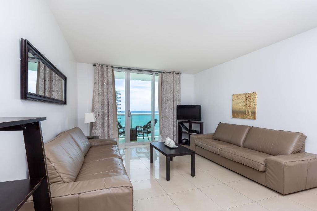 Ocean Front 1 bedroom at Tides Hollywood 11th - main image