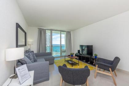 Beachfront 2 bedroom at Tides Hollywood 8th floor - image 1