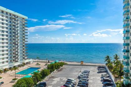 Beachfront 2 bedroom at Tides Hollywood 8th floor - image 2