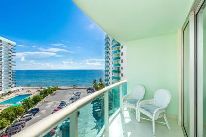 Beachfront 2 bedroom at Tides Hollywood 8th floor - image 5