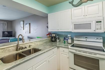 Pelican Isle Condominiums - image 3