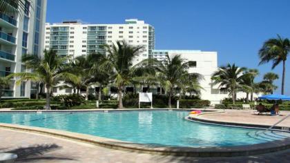 2 bedrooms apartment on the beach - image 4