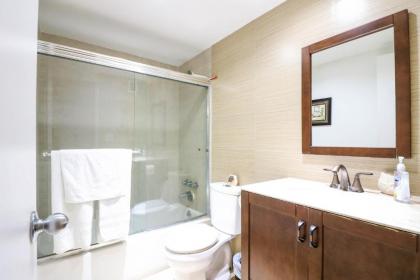 2 bedrooms apartment on the beach - image 5