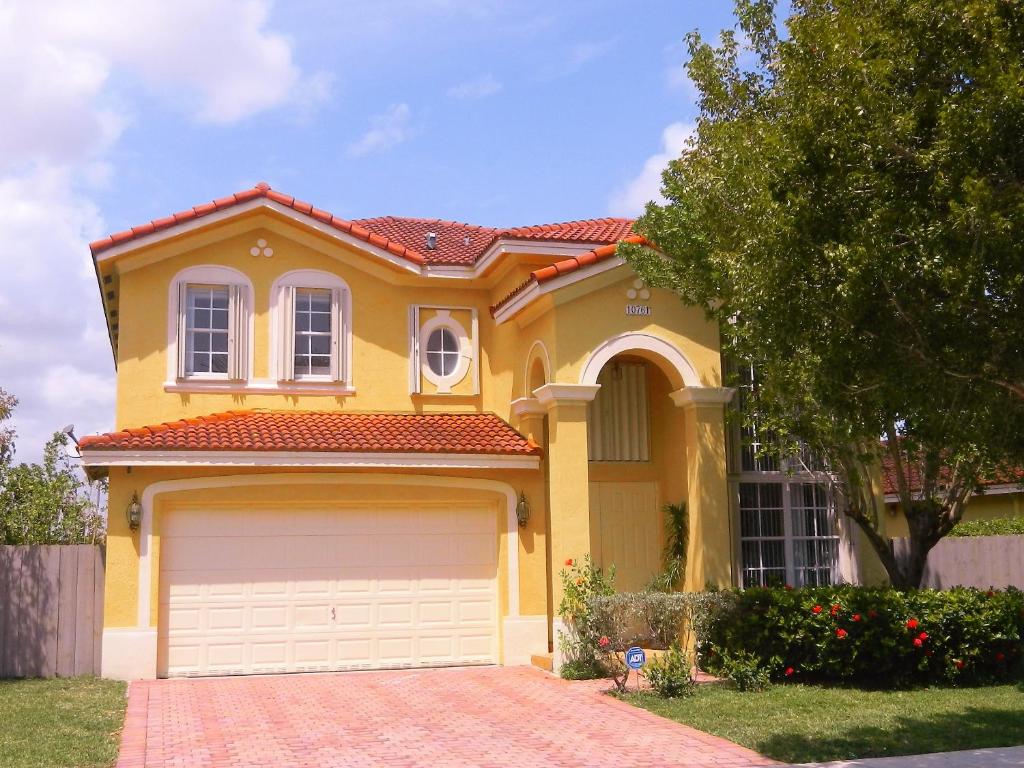My Florida Lake House - main image