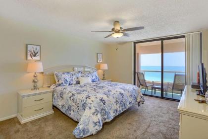 12B Crescent Beach Club - image 5