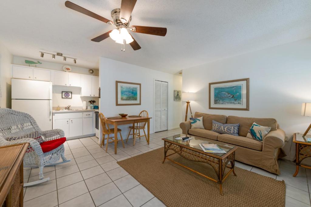 Tarpon Tale Inn - image 3