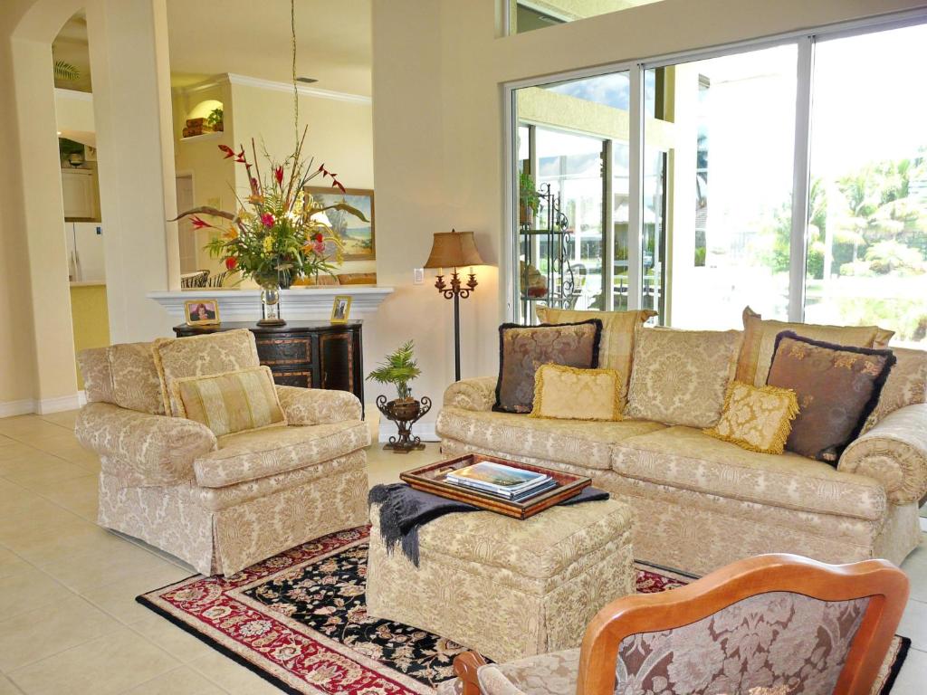 931 Hyacinth Court - image 3