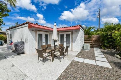 Crescent Street Villas by Beachside Management - image 3