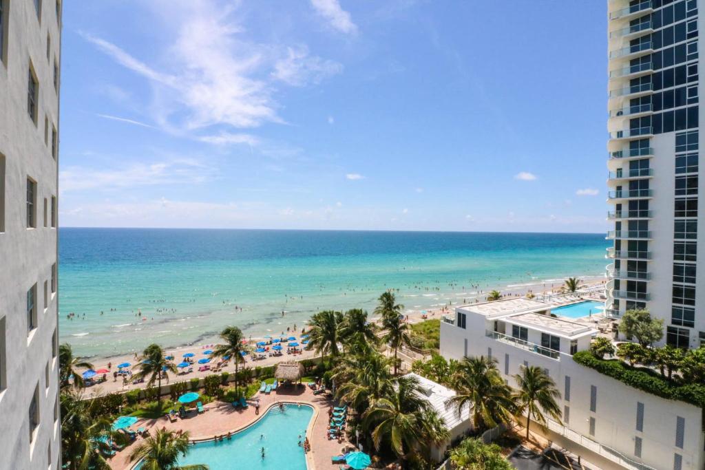 2 BEDROOM OCEAN VIEW CONDO - main image