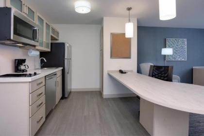 Candlewood Suites Miami Intl Airport - 36th St an IHG Hotel - image 3