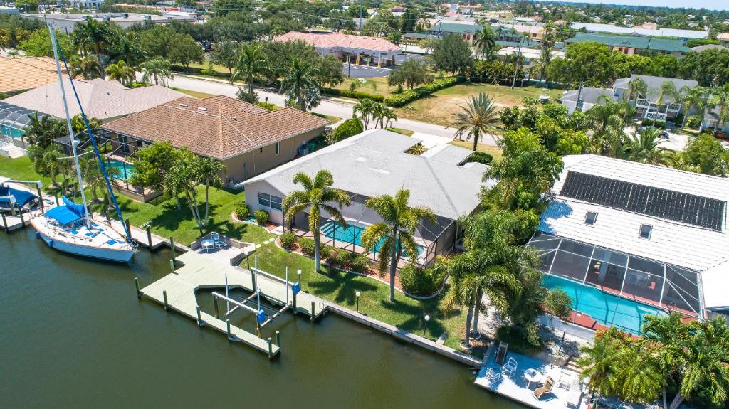 Waterfront Villa Key Largo SW Cape ID1512 - main image