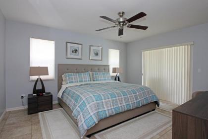Waterfront Villa Key Largo SW Cape ID1512 - image 5