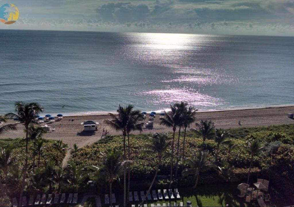 Luxury Beach Resort - HORA RENTALS - main image