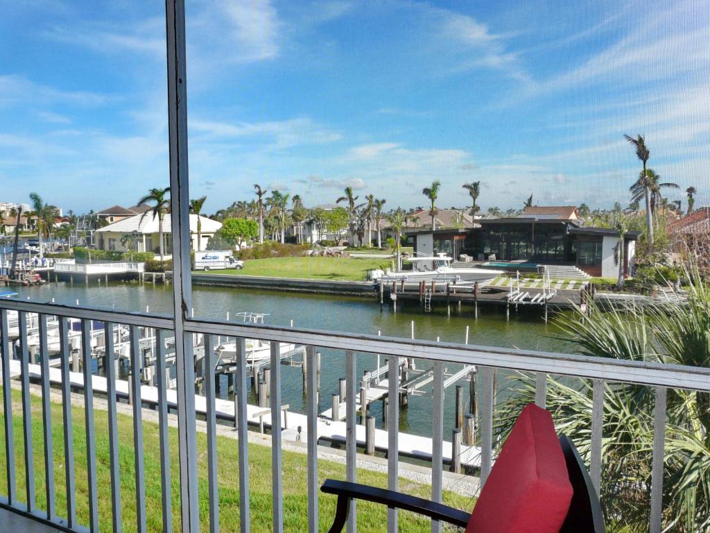 Eagle Cay Building 3-305 - main image