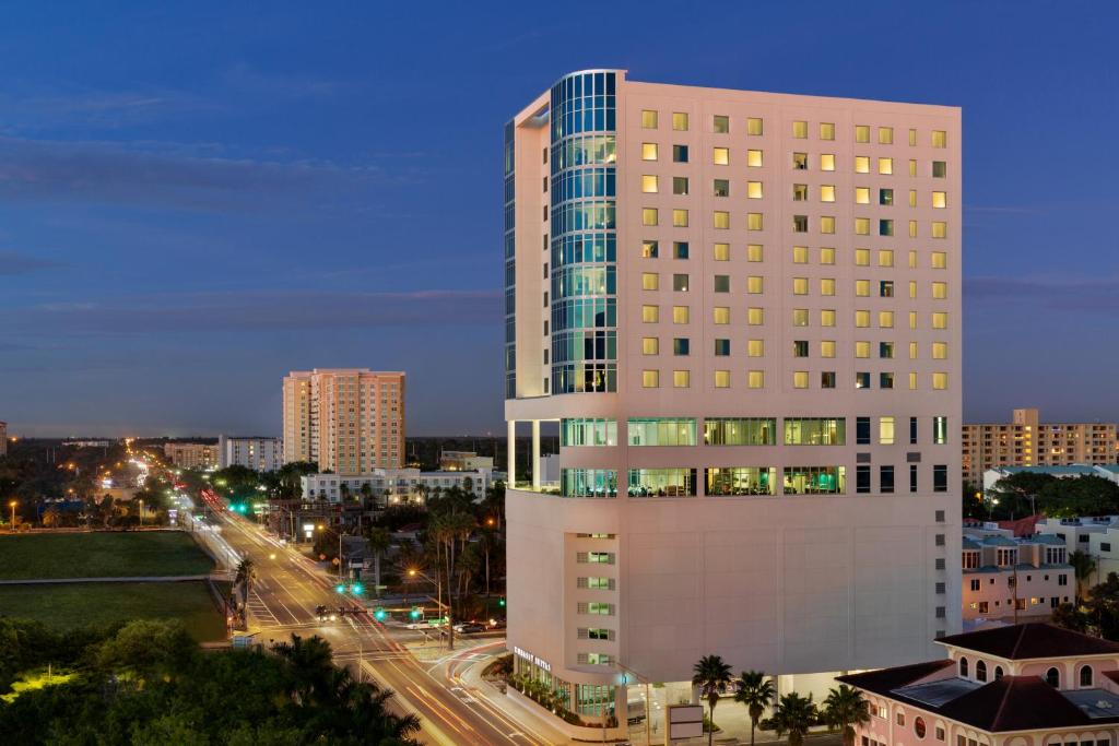 Embassy Suites By Hilton Sarasota - main image