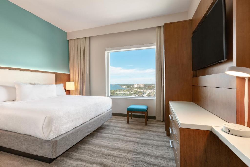 Embassy Suites By Hilton Sarasota - image 2