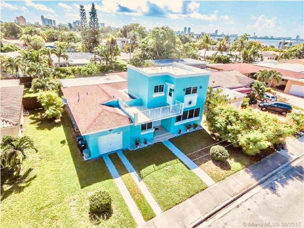 Blue House Miami - main image