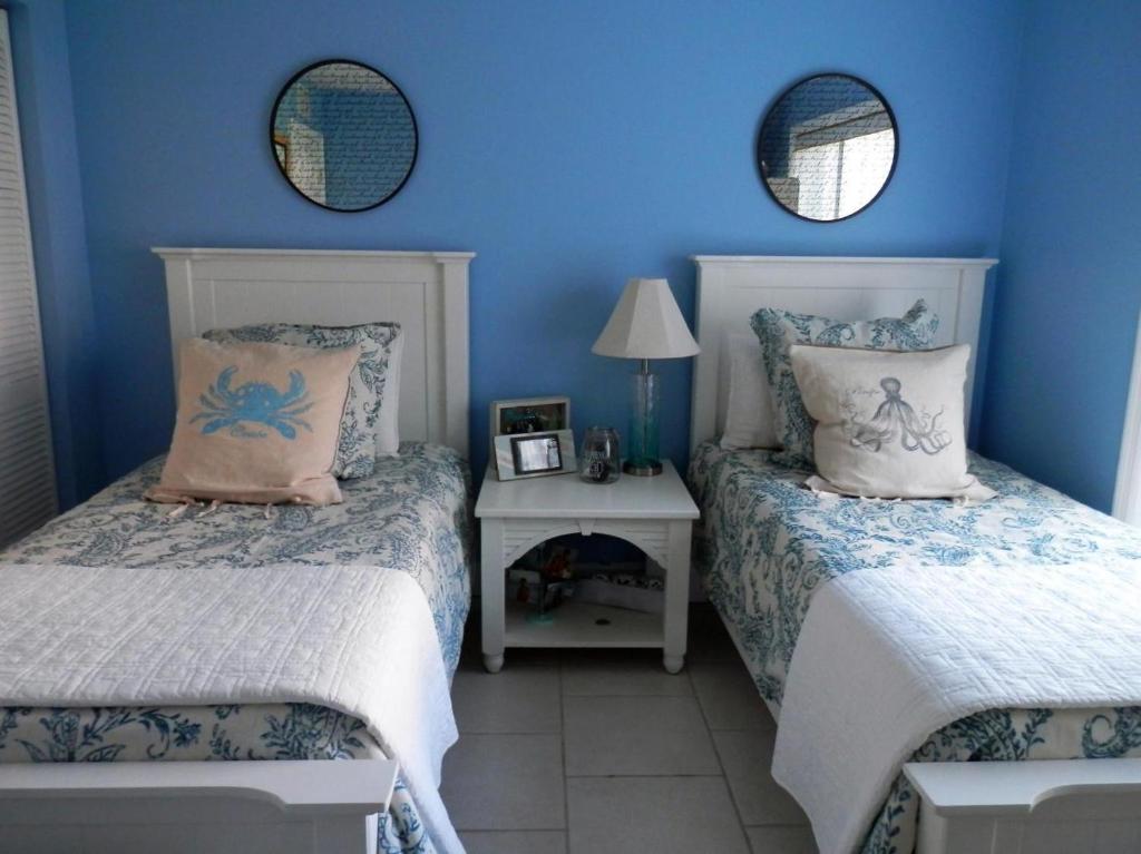Ocean Village Capstan 612 - main image