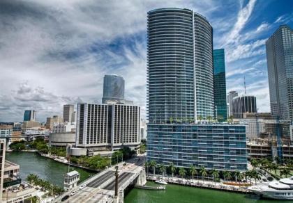 Luxury 5star Condo at 34th floor Icon Brickell 1 bed one bath miami Florida